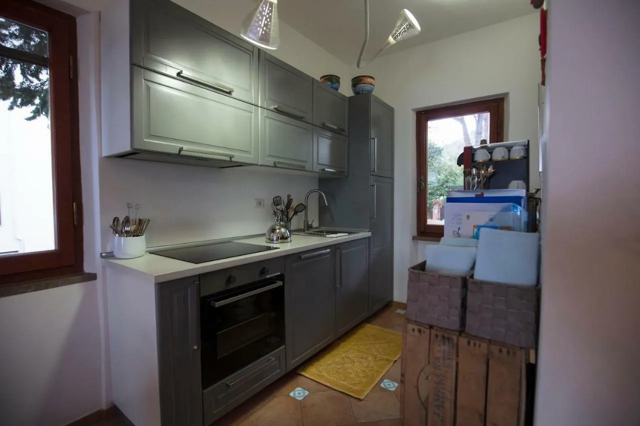 Villa Beach Front Villa-Families & Pet Friendly Porto Santo Stefano  Itália